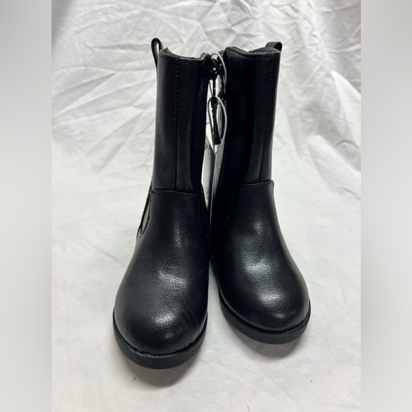 Boots - Picture 2 of 8